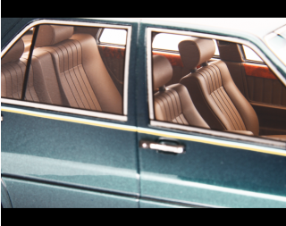 Lancia Thema 8.32 1986 VERDE REFLEX  Laudoracing 1:18 Resinemodell (Türen, Motorhaube... nicht zu öffnen!)